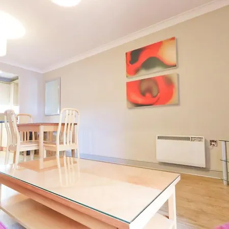 Centre 1 Bed Διαμέρισμα *