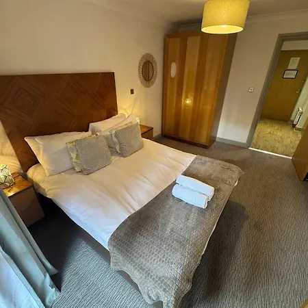 Centre 1 Bed *